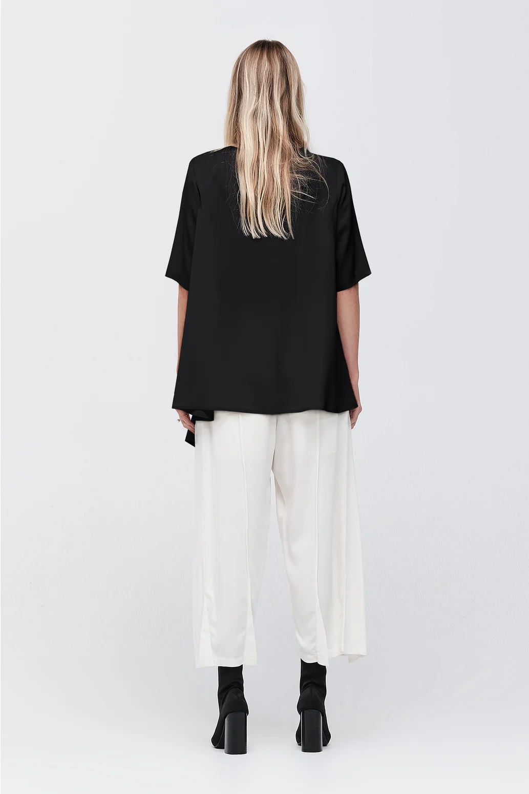 Taylor Outline Top - Black