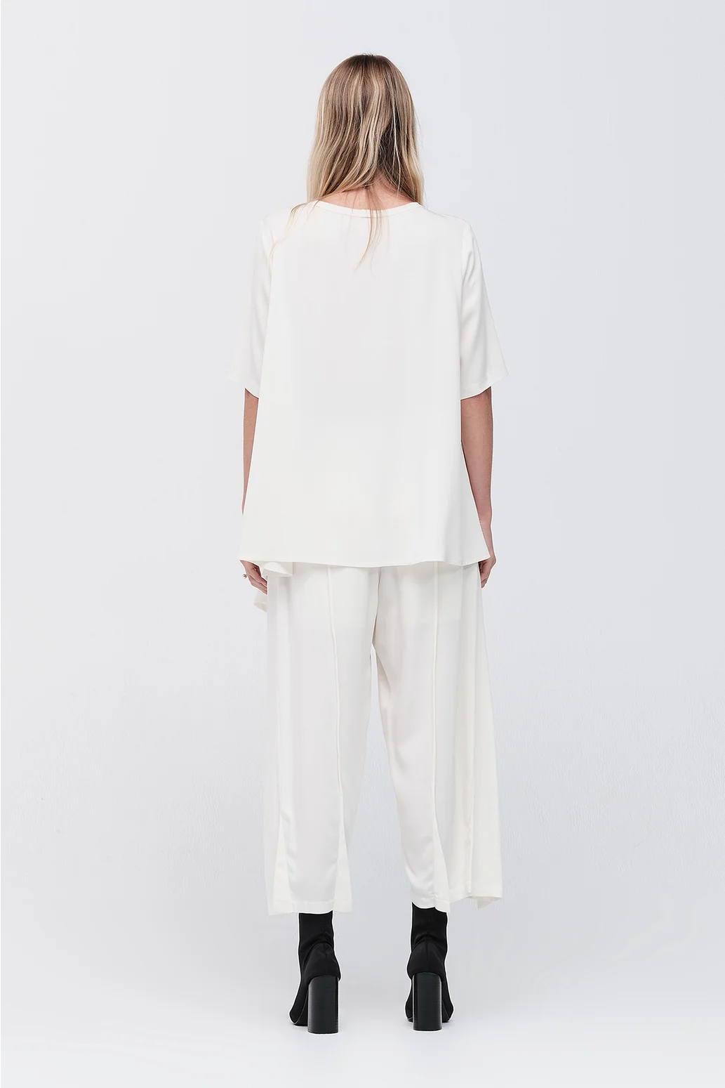 Taylor Outline Top - Ivory