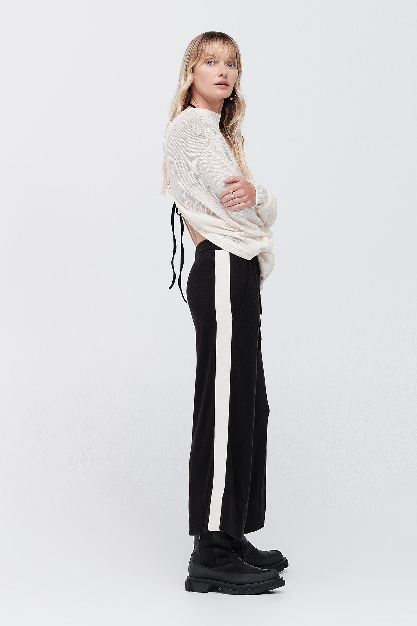 Taylor Cropt Contentment Pant - Black/Ivory