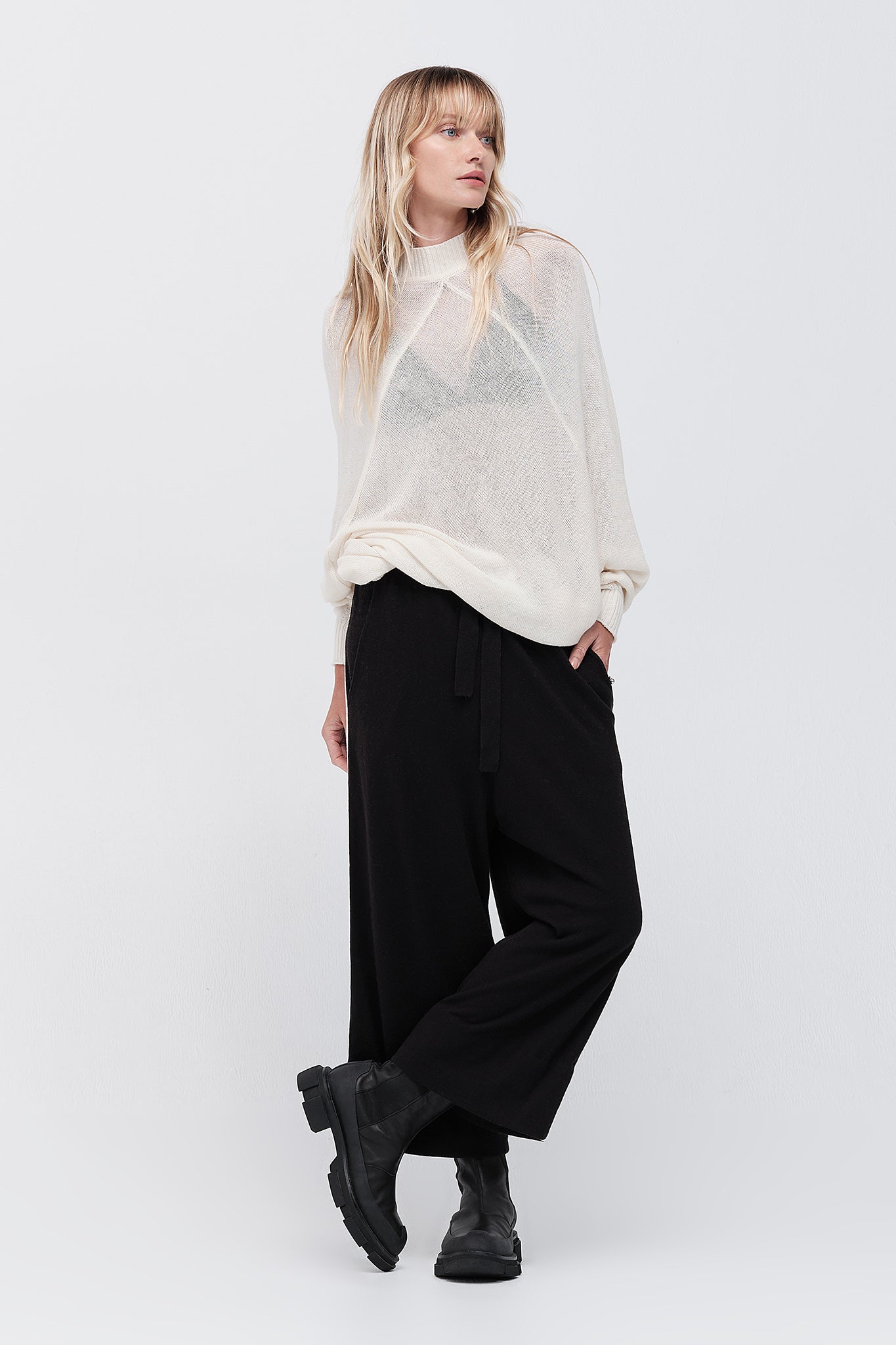 Taylor Cropt Contentment Pant - Black/Ivory