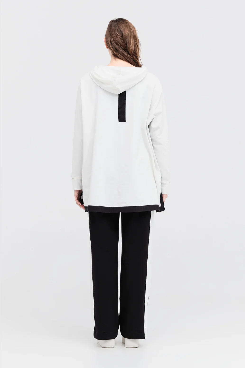 Taylor Inverse Sweat - Ivory/Black