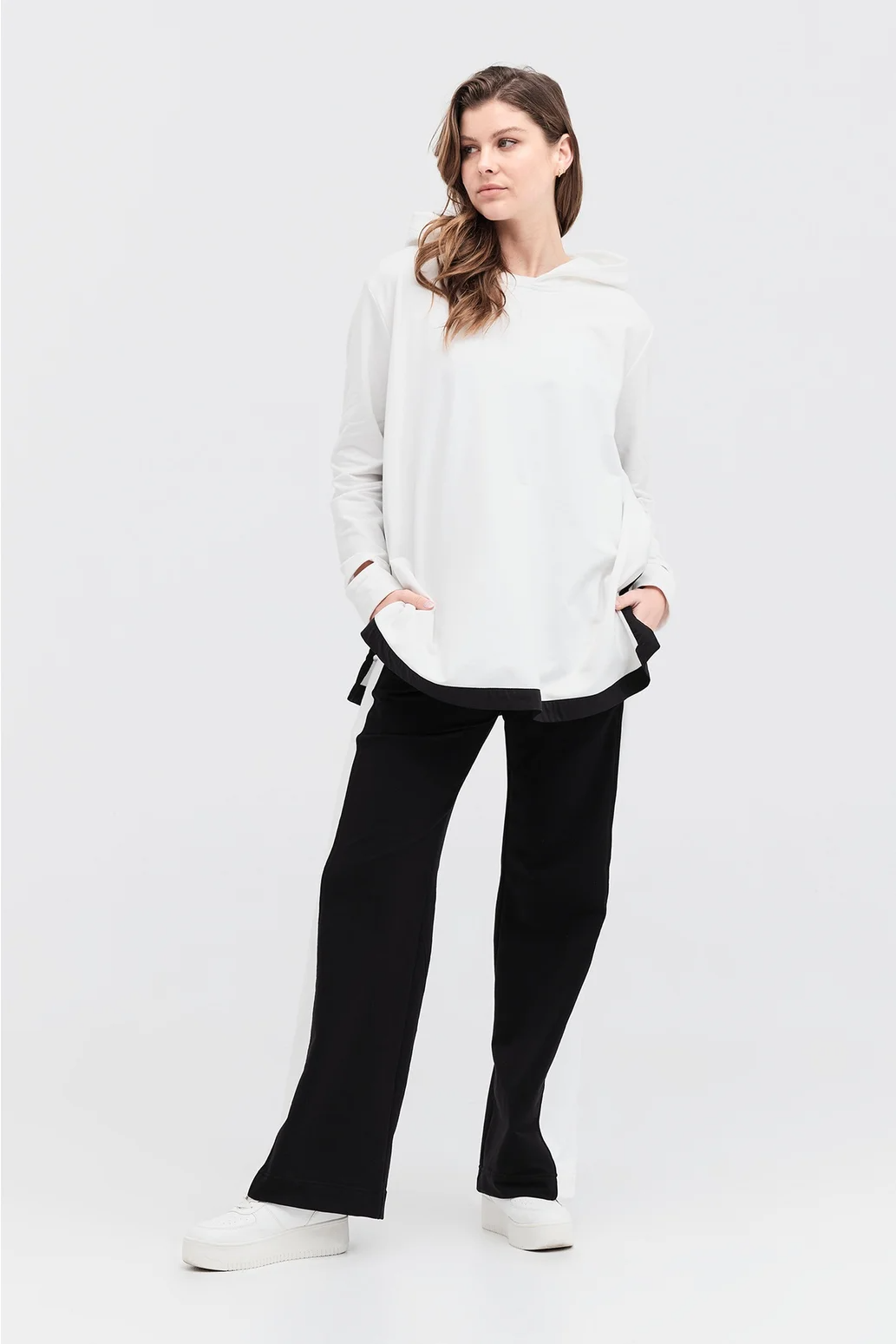 Taylor Inverse Sweat - Ivory/Black