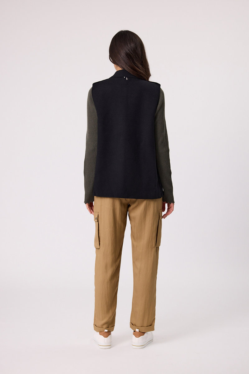 Design Nation Foundation Vest - Black