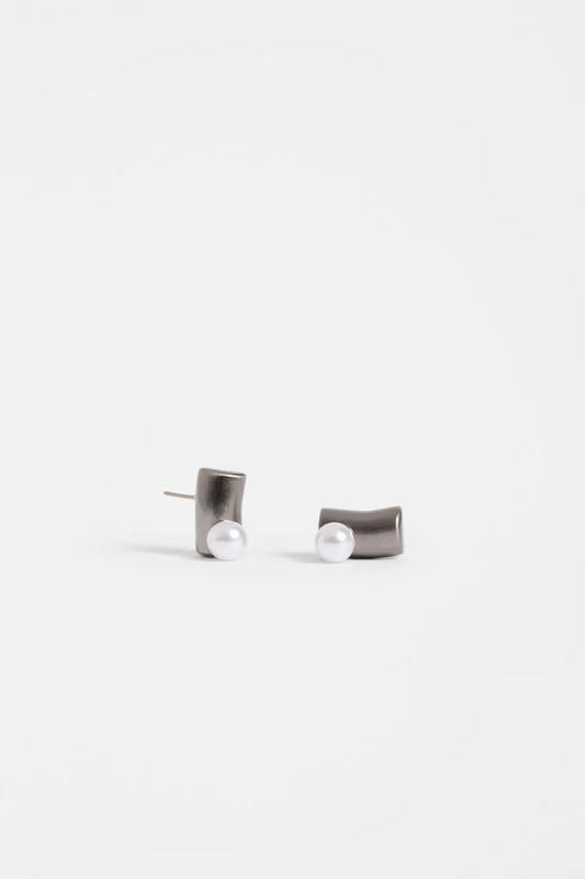 Elk Ahas Stud Earring - Gunmetal