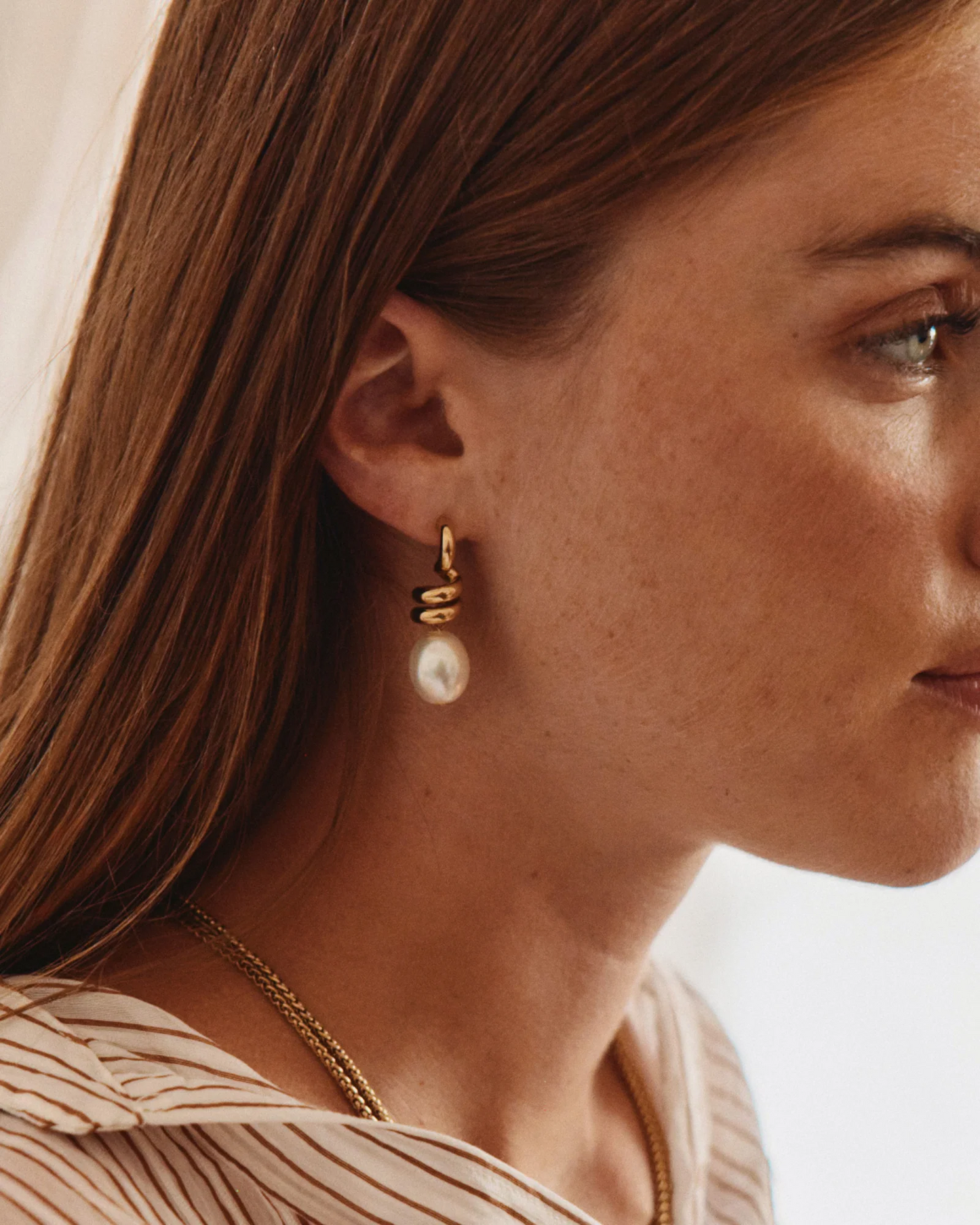 Edblad Swivel Earrings Pearl L - Gold