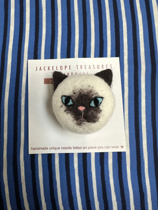 Jackelope Treasures Siamese Cat Face Brooch