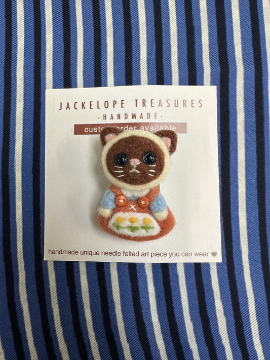 Jackelope Treasures Cat Brooch - Siamese Tulip