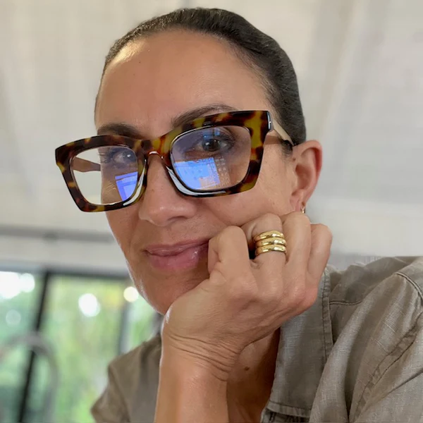 Queen of the Foxes Simple Band Triple Ring