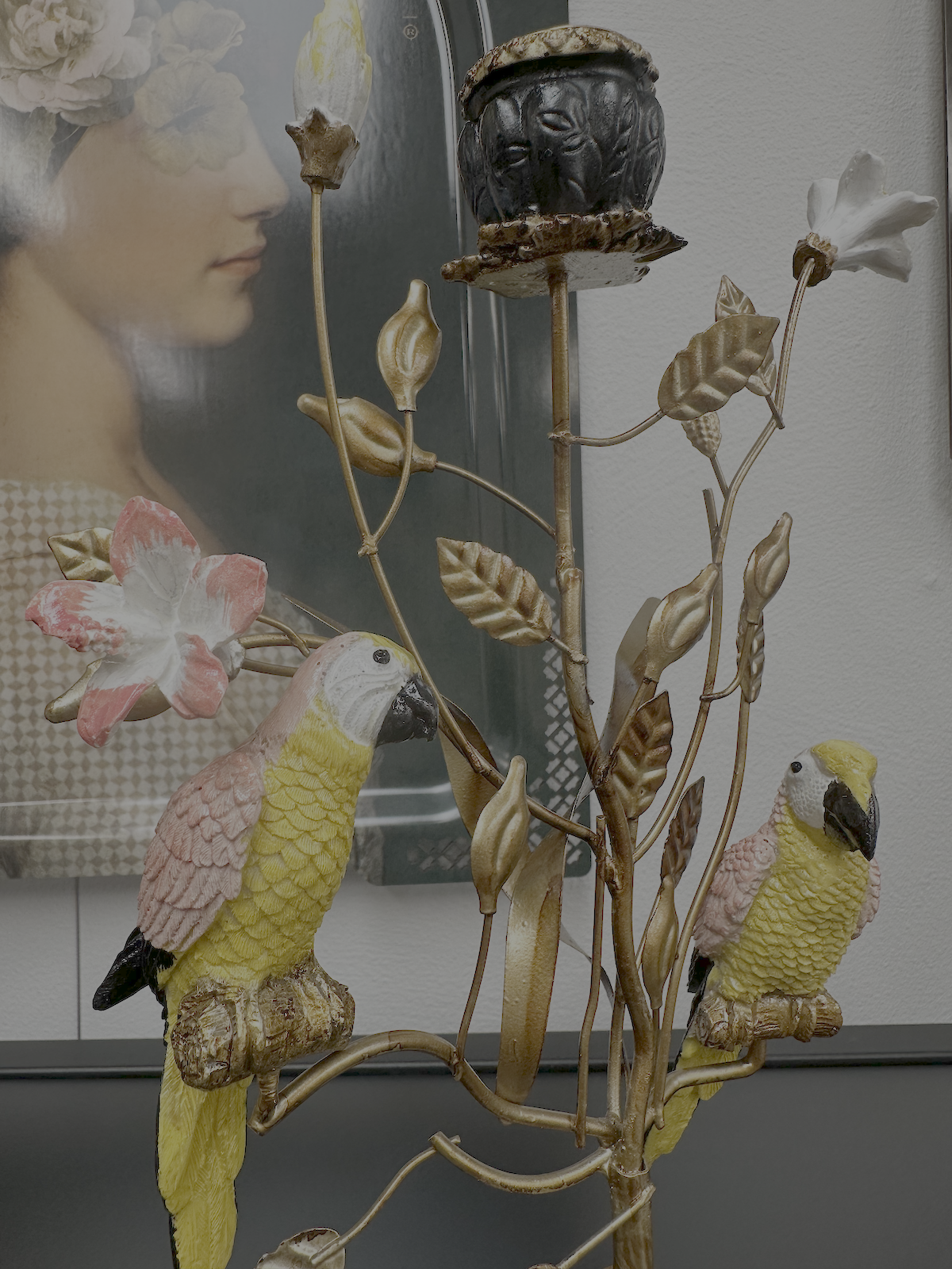 Jonglea Candle holder - Regal Parrots Yellow