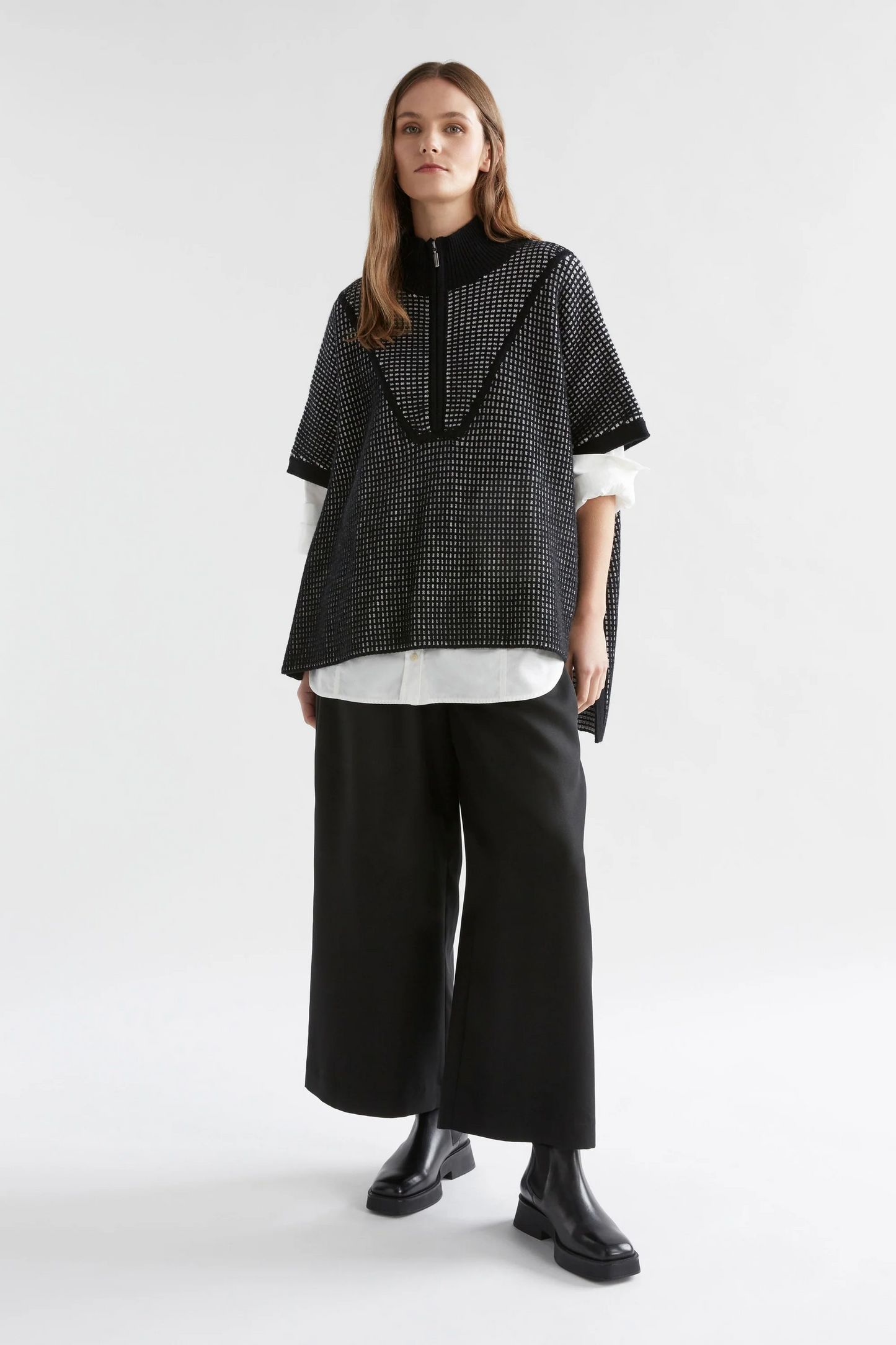 Elk Cheil Poncho - Black/White
