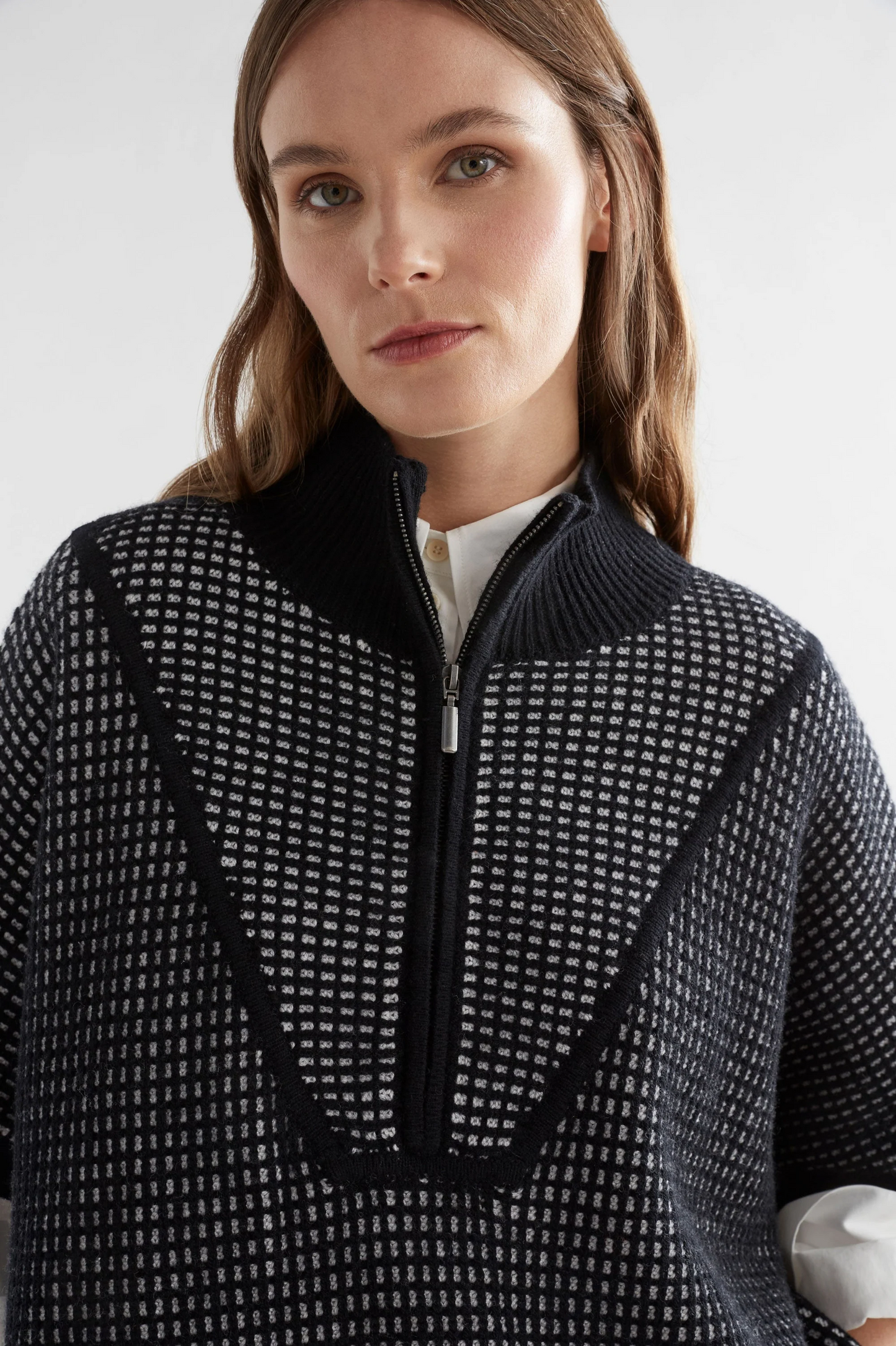 Elk Cheil Poncho - Black/White