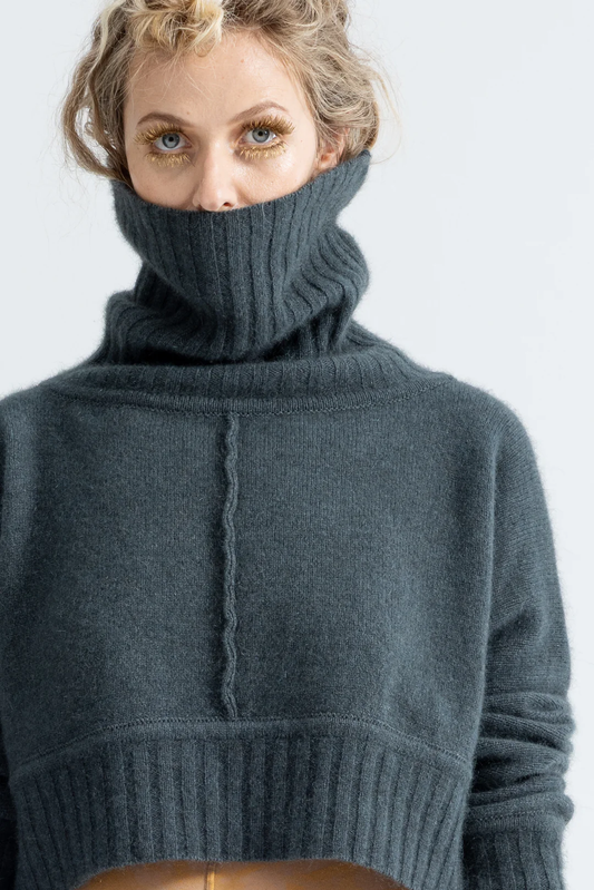 Lela Jacobs U Turtle Crop Crop - Midnight