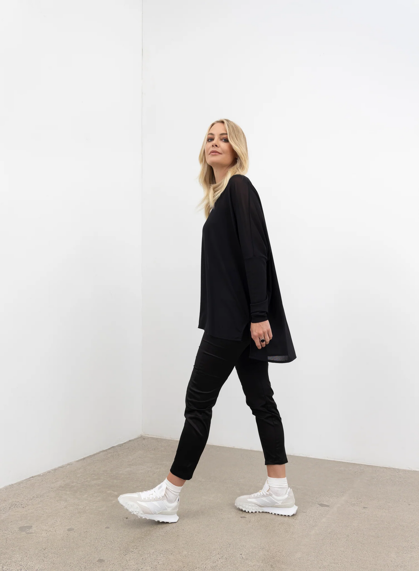 Nes Step Mesh Top - Black