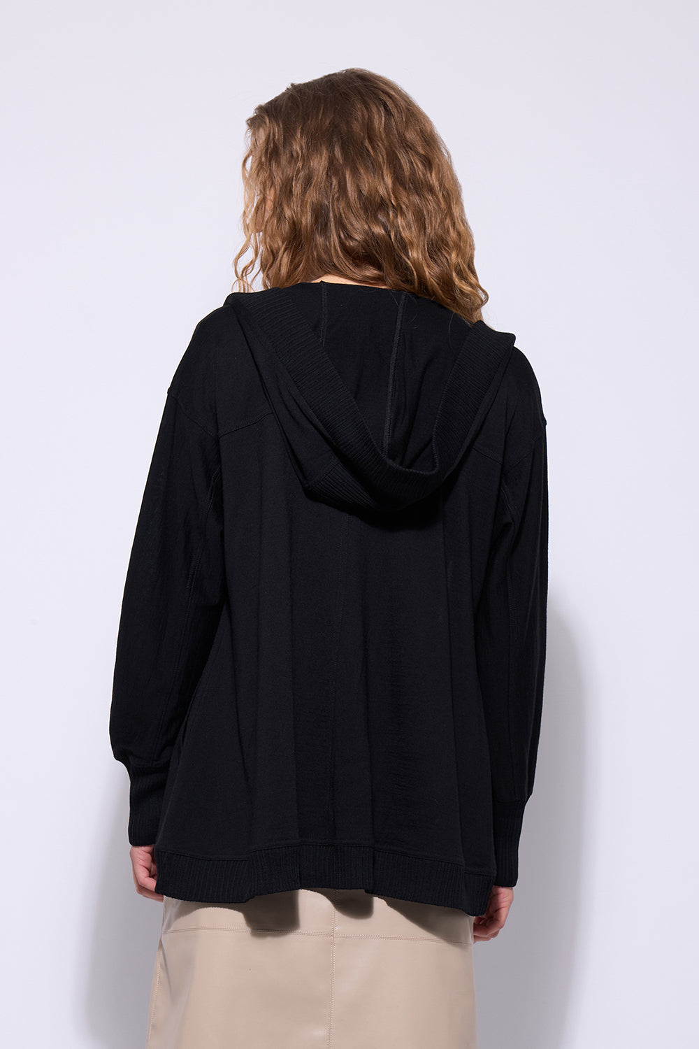 Neris The Weekender Merino - Black