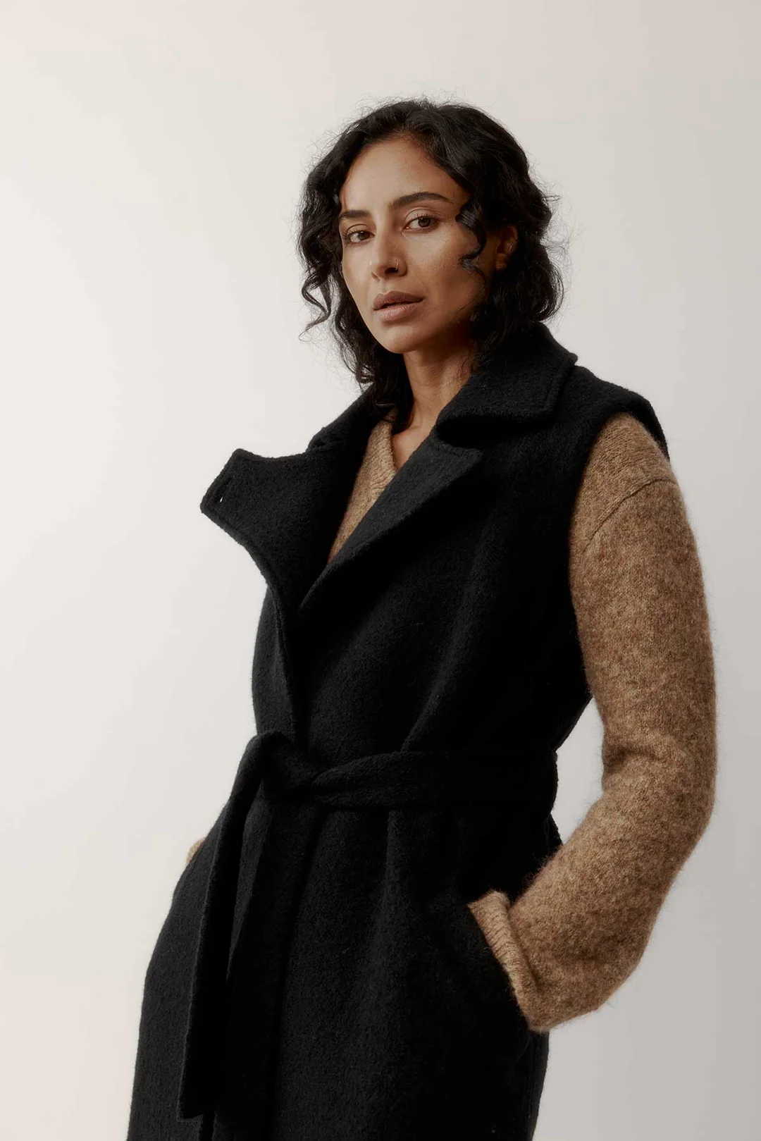 New Lands Sleeveless Trench - Coal
