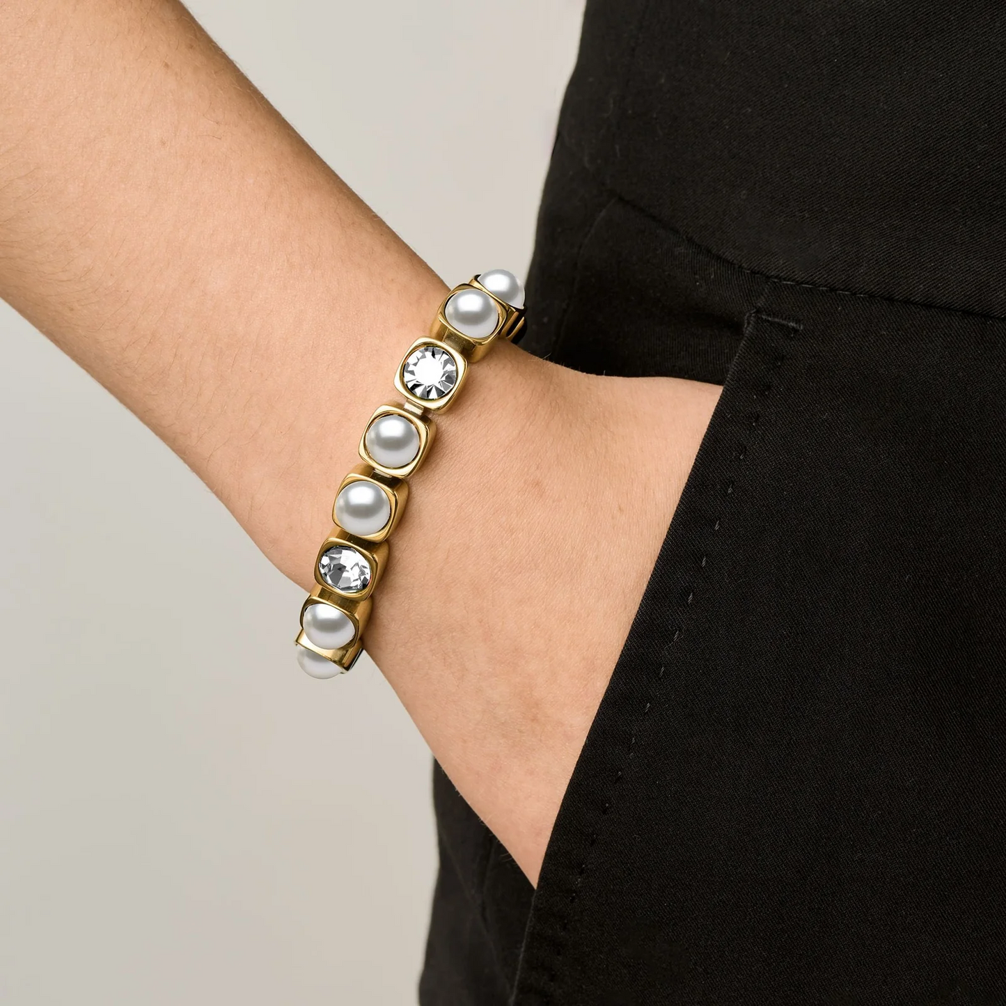 Dyrberg/Kern Conian Bracelet - Gold Crystal/White Pearl