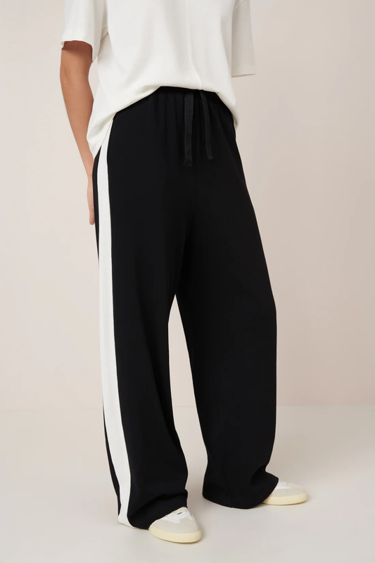 Kowtow Contrast Trackpant - Black