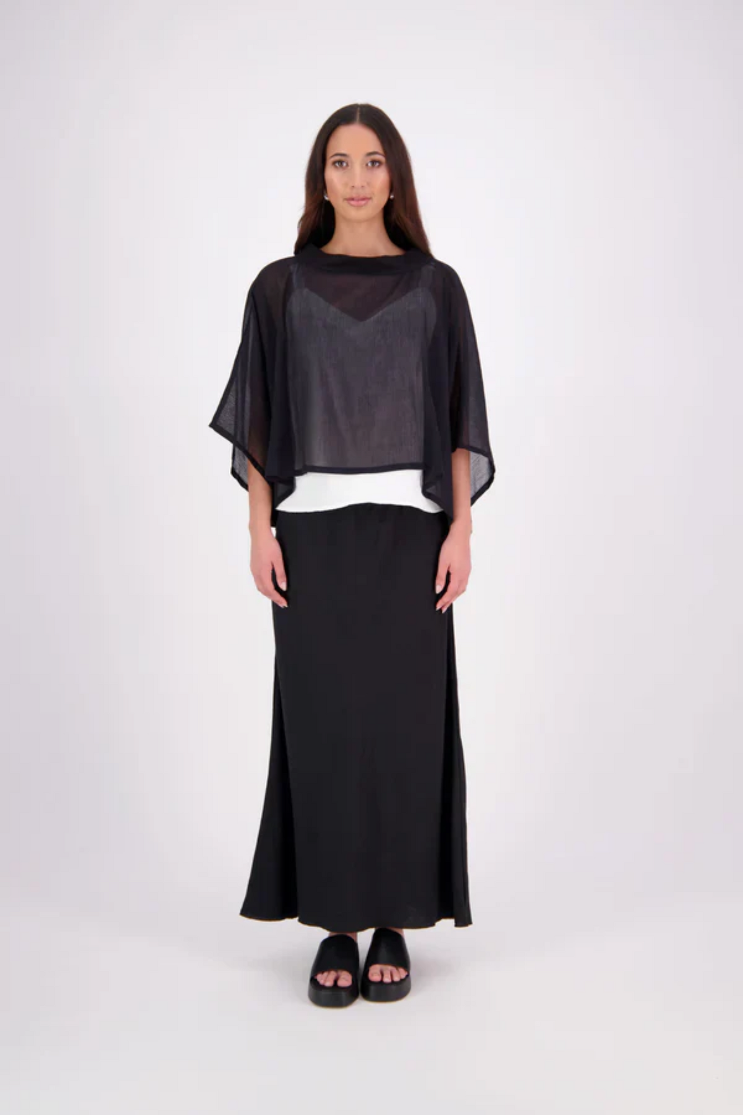 NES Lia Layame - Black