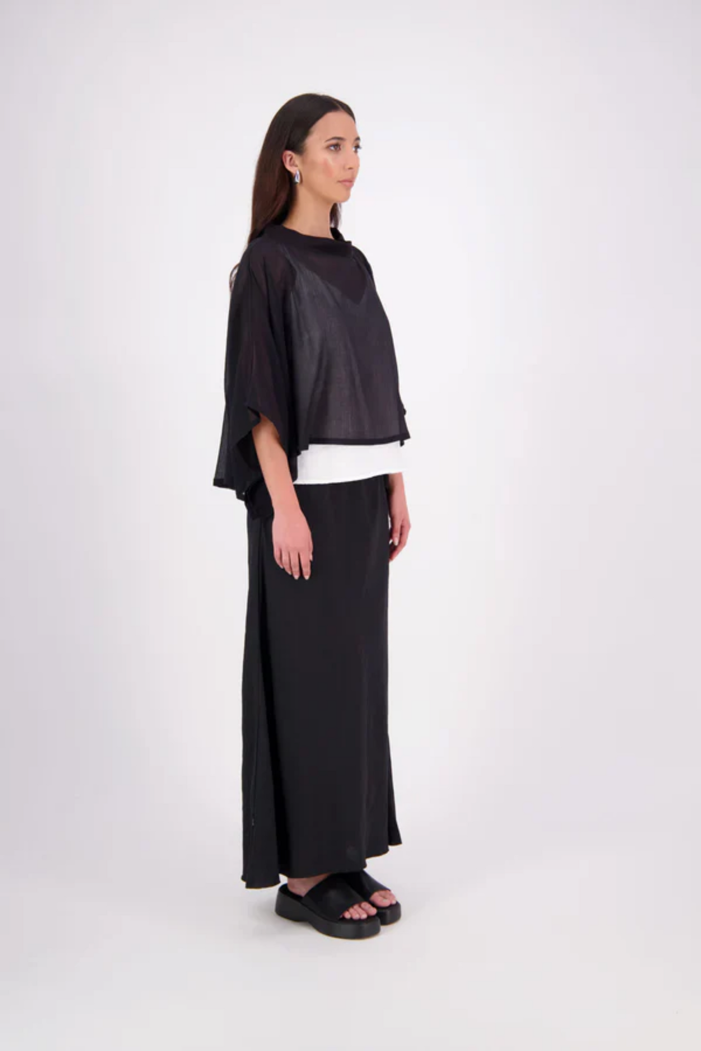 NES Lia Layame - Black