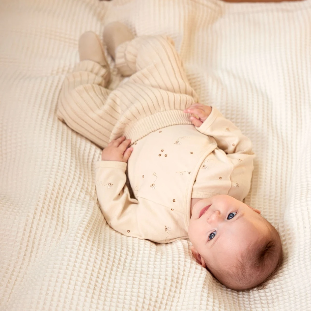 Nature Baby Long Sleeve Kimono Bodysuit - Bumble Bee Print