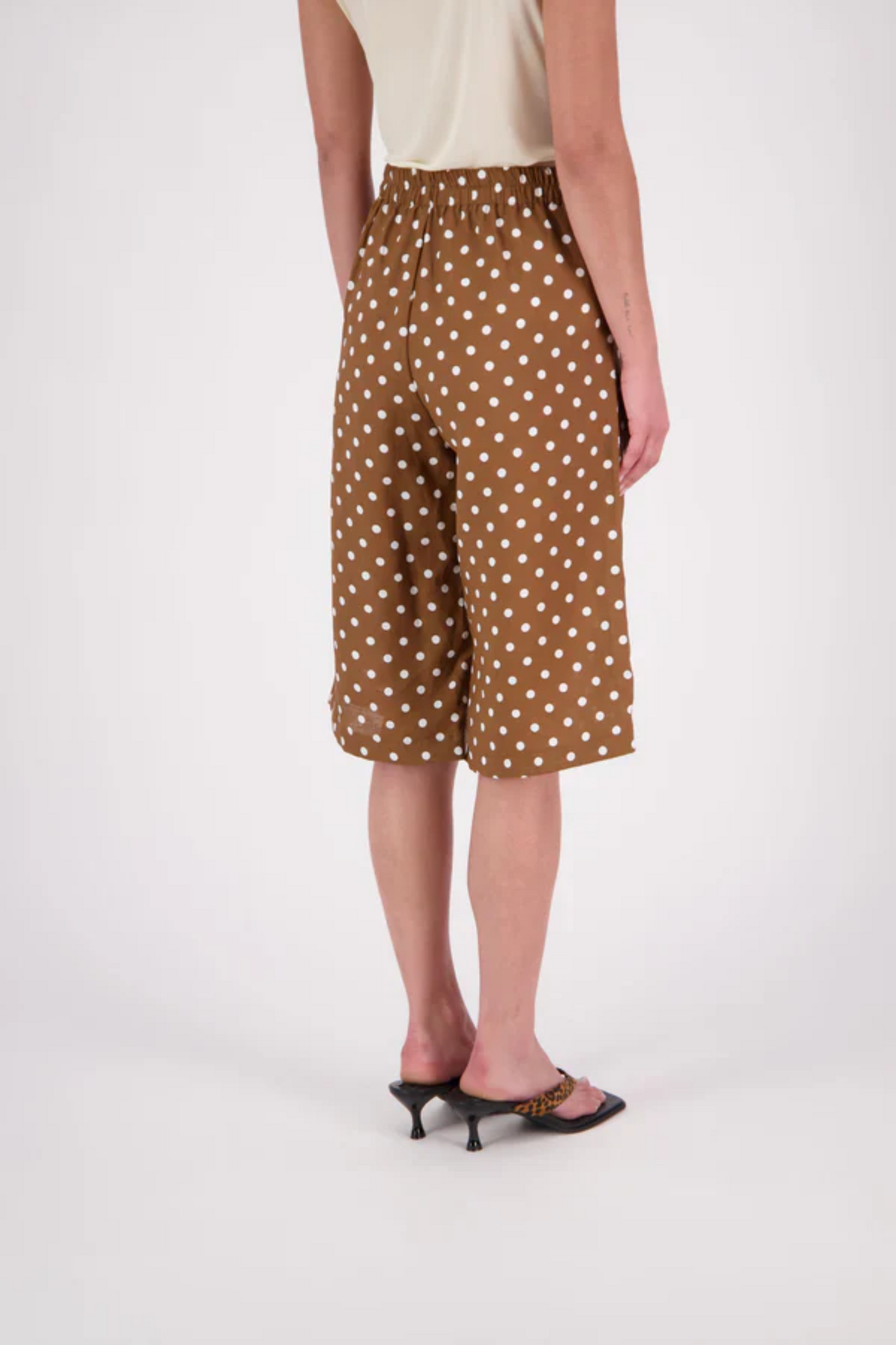 NES Rita Short - Cinnamon Spot