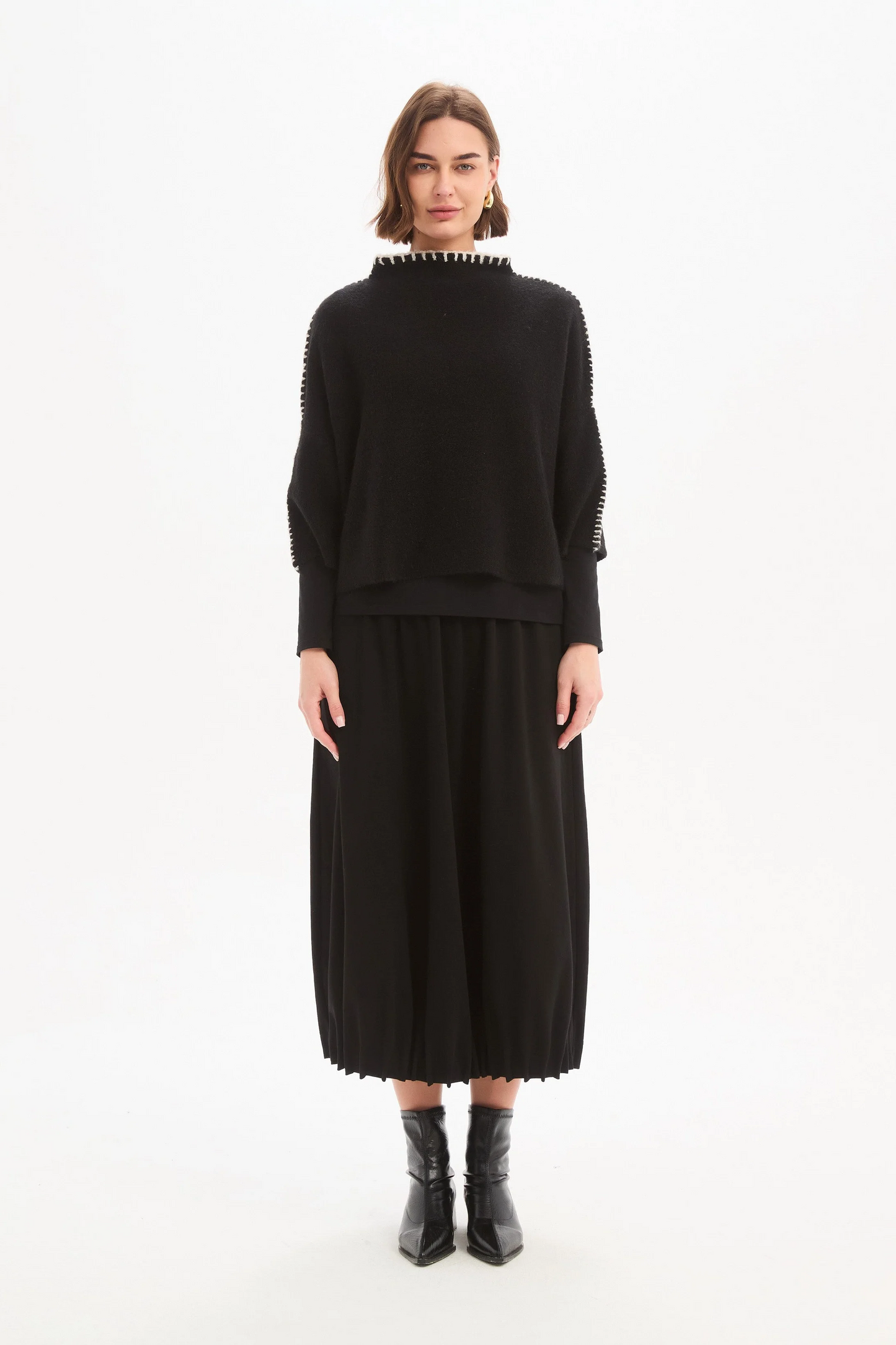 Tirelli Contrast Stitch Detail Knit - Black