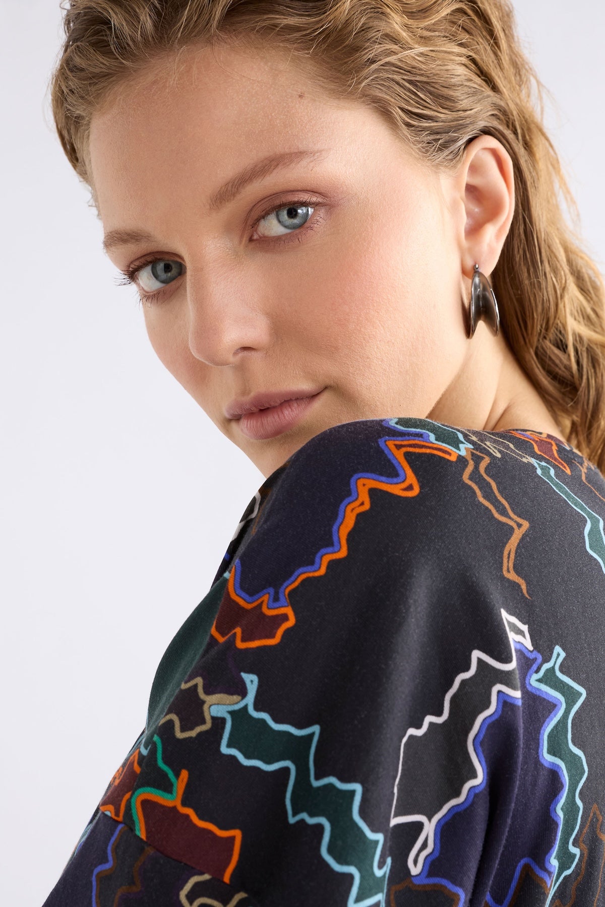 Elk Apenn Large Hoop Earring - Deep Pine