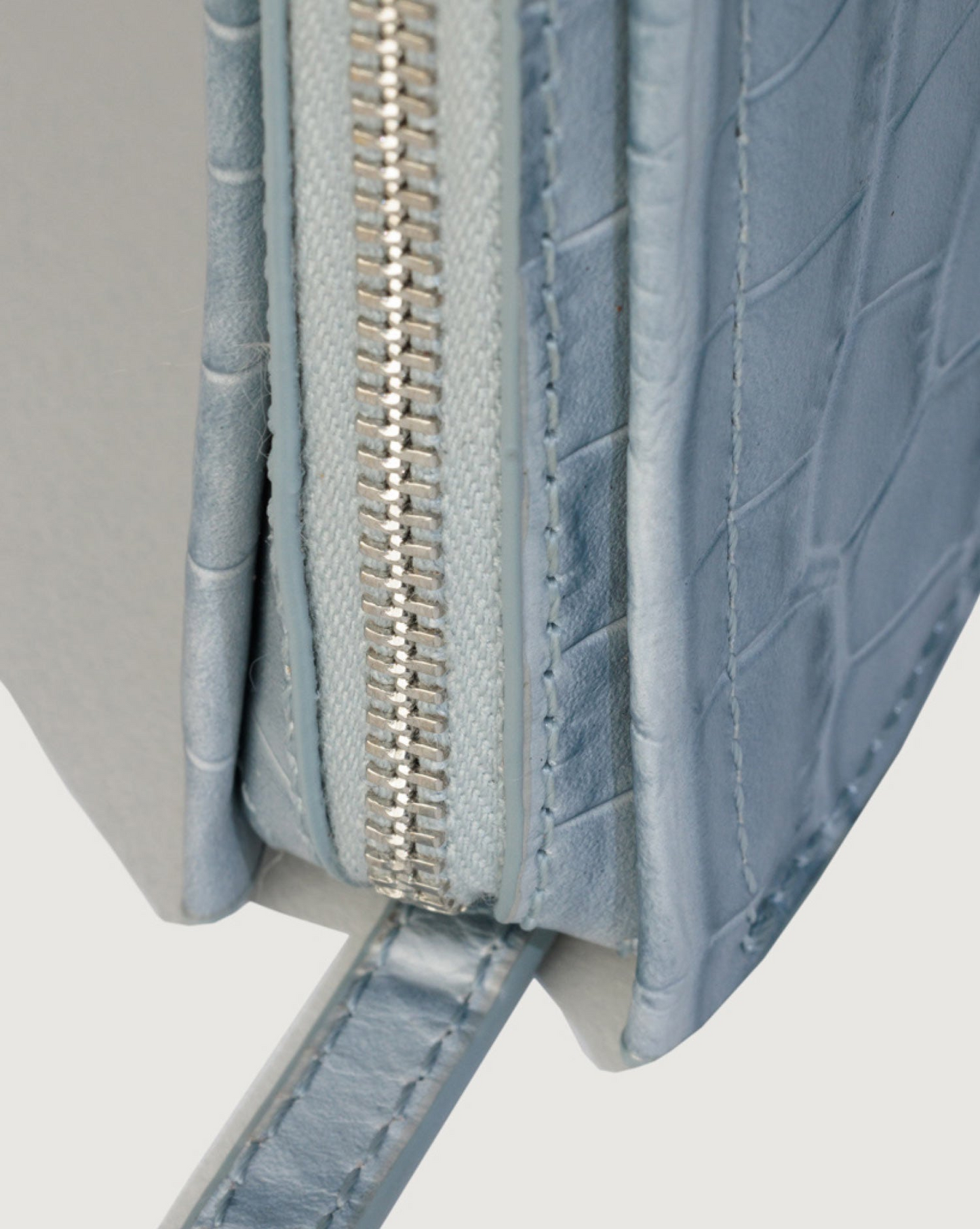 Yu Mei Mini Vi Bag - Moon Croc