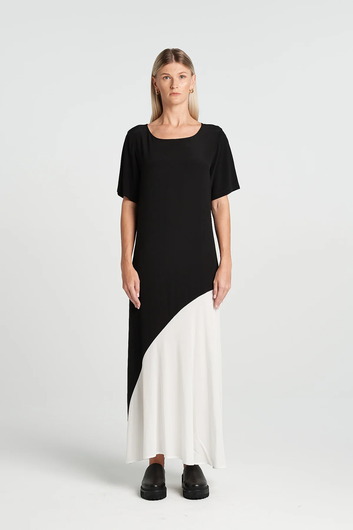 Nyne Traipse Dress - Black