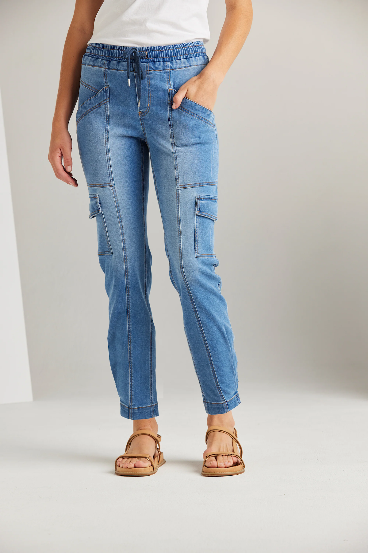 Lania The Label Tyler Jean - Distressed