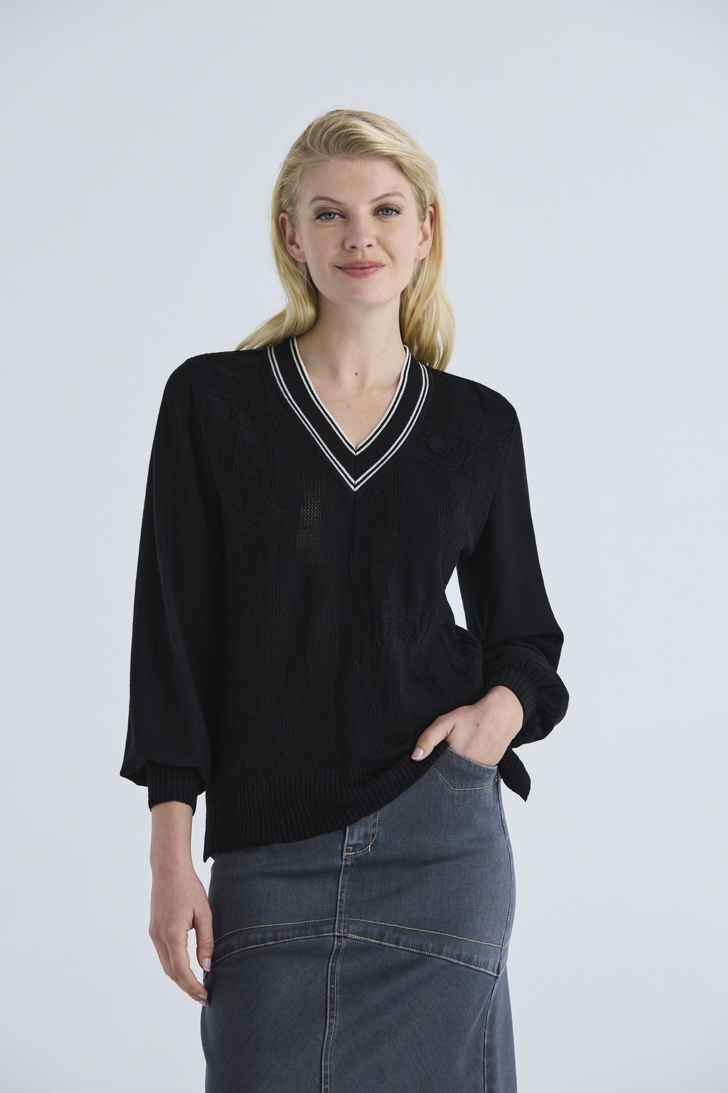 Lania the Label Blossom Sweater - Black