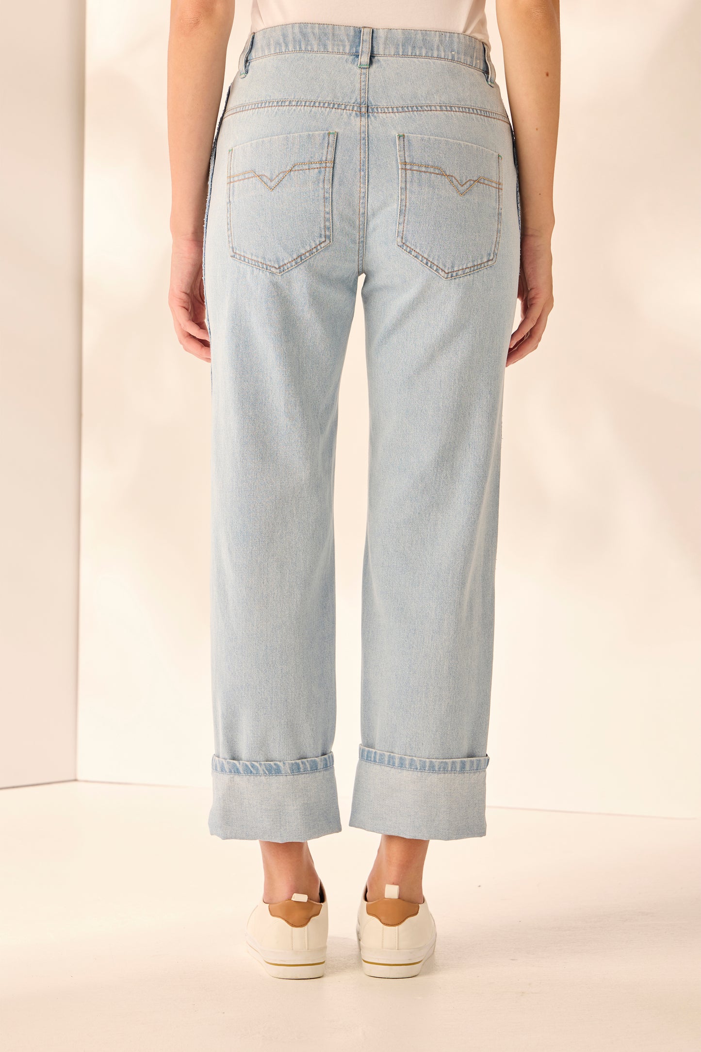 Lania The Label Bleached Legal Jean - Bleached