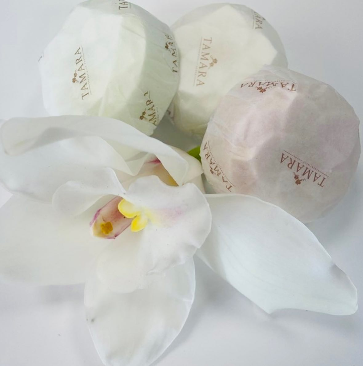 Essentially Tamara Individual Shower Burst No Bag (Assorted)