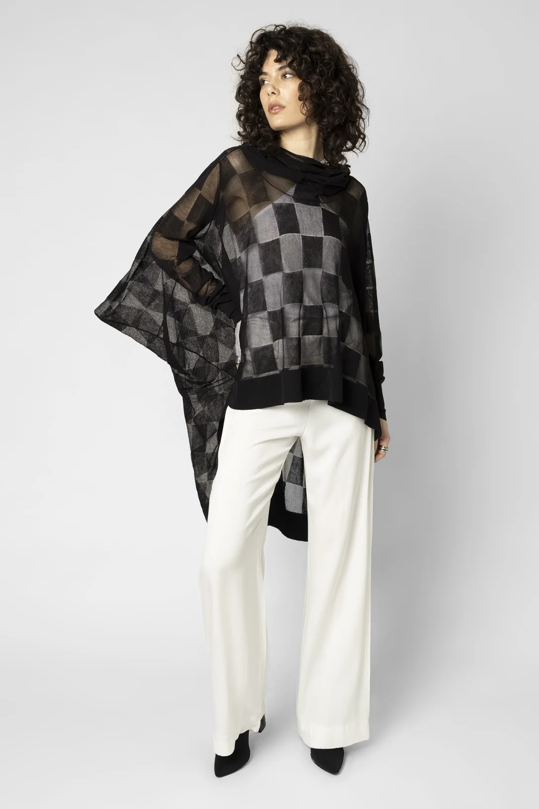 Taylor Reversed Square Oblique - Black