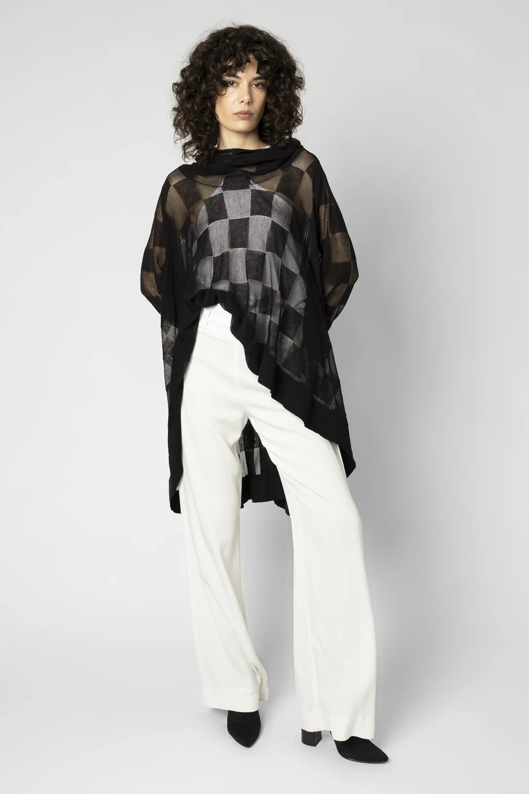 Taylor Reversed Square Oblique - Black