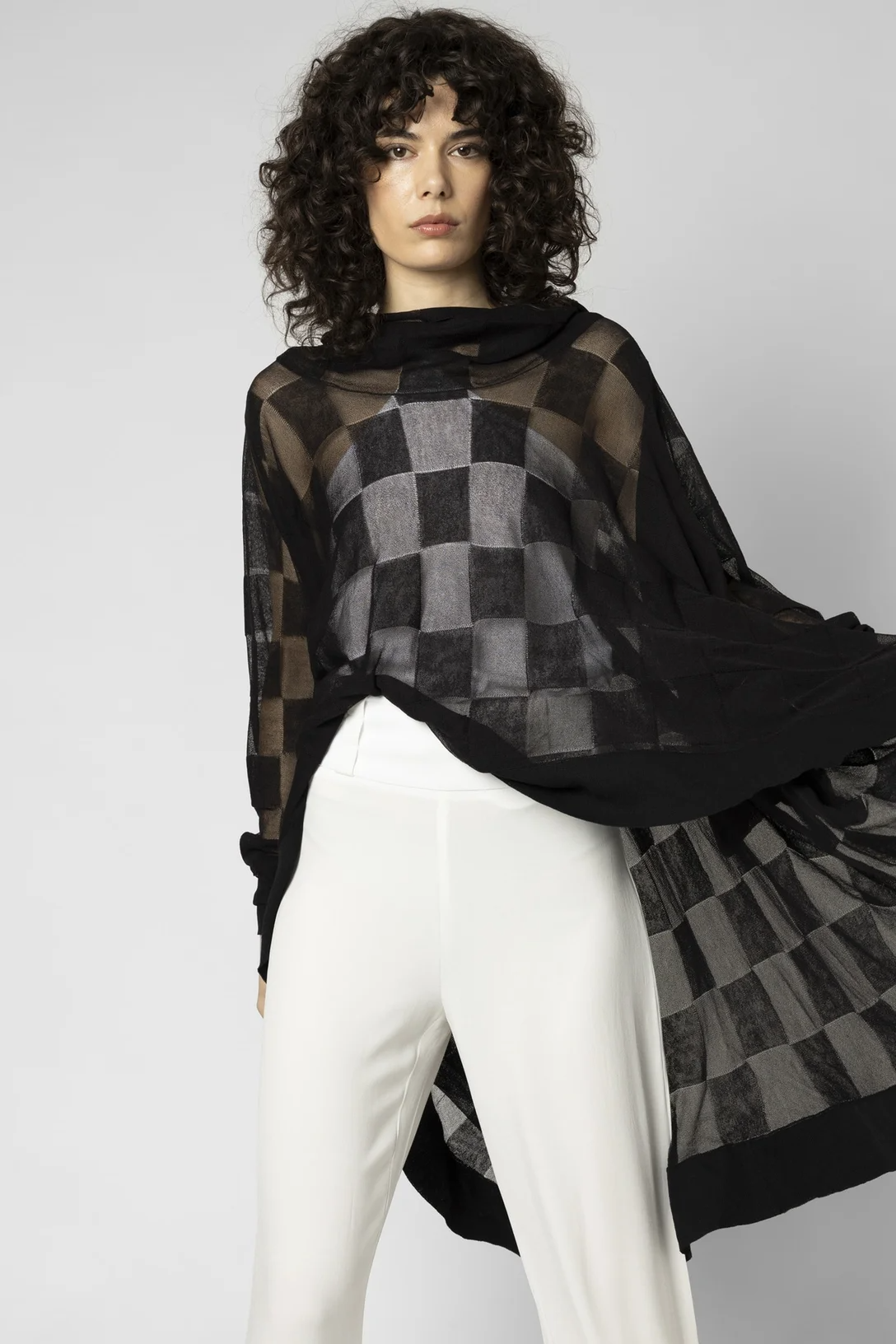 Taylor Reversed Square Oblique - Black