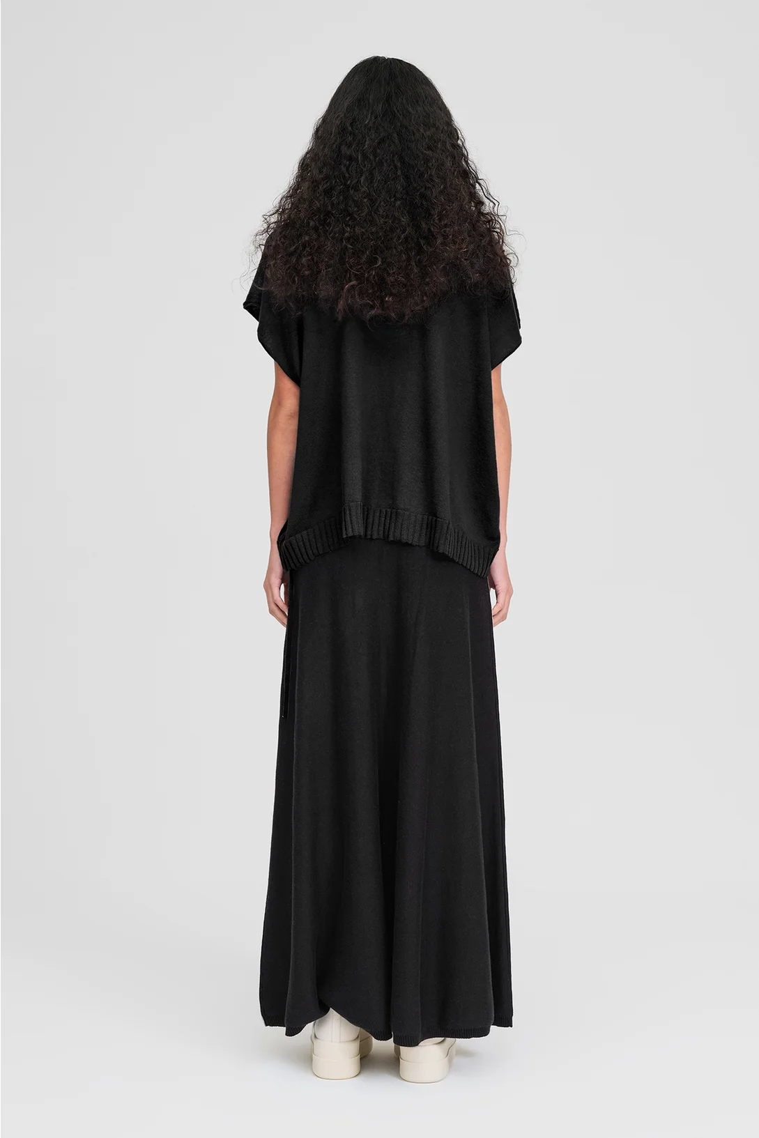 Taylor R Tee - Black