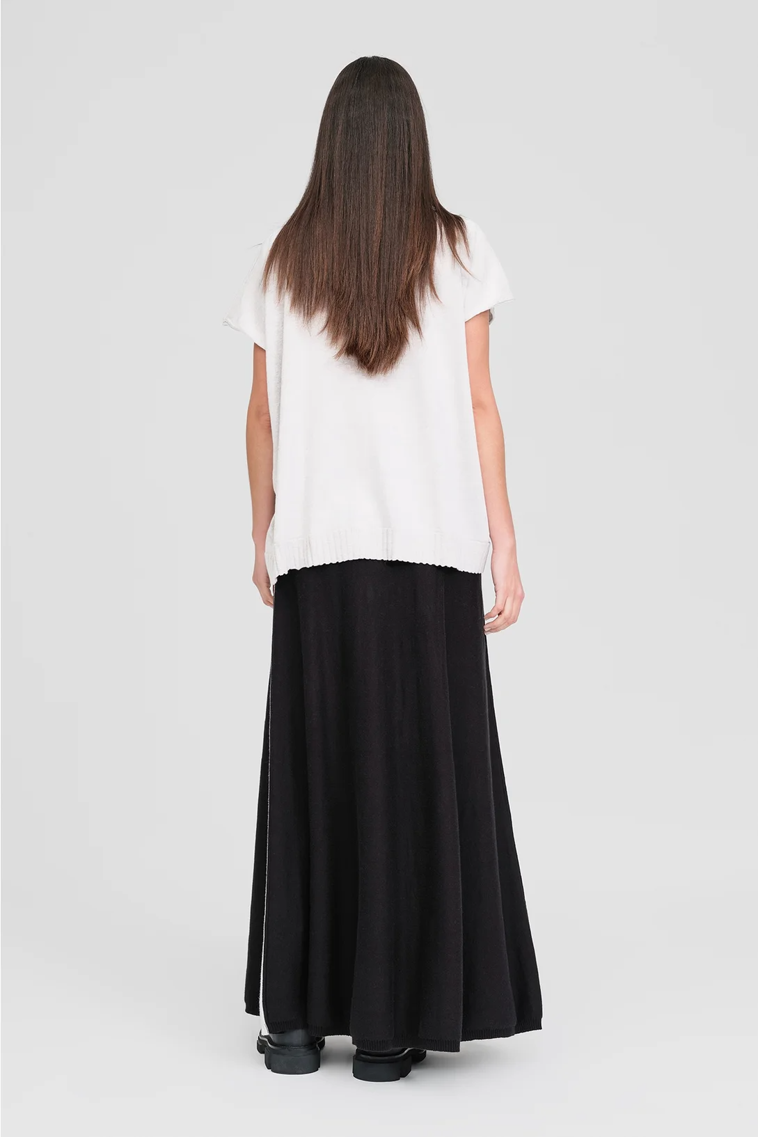 Taylor R Tee - Ivory