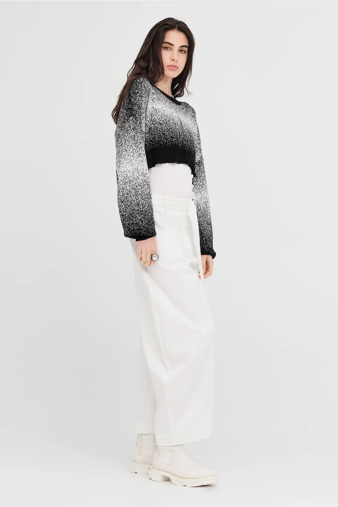Taylor Gradient Art Sweater - Black/Ivory