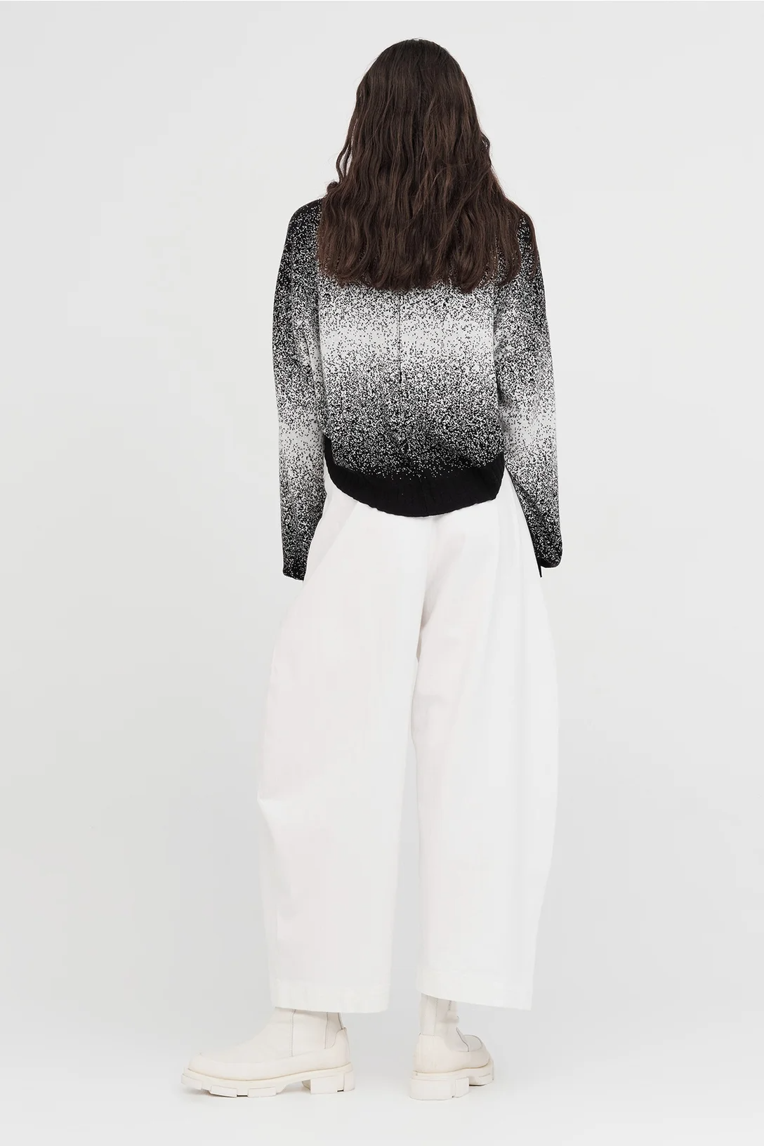 Taylor Gradient Art Sweater - Black/Ivory