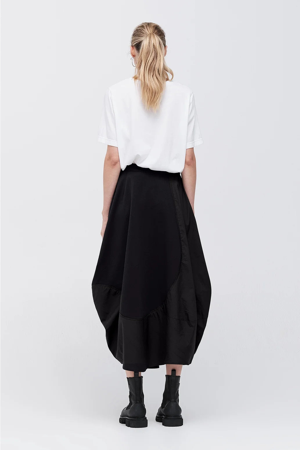 Taylor Wave Skirt - Black