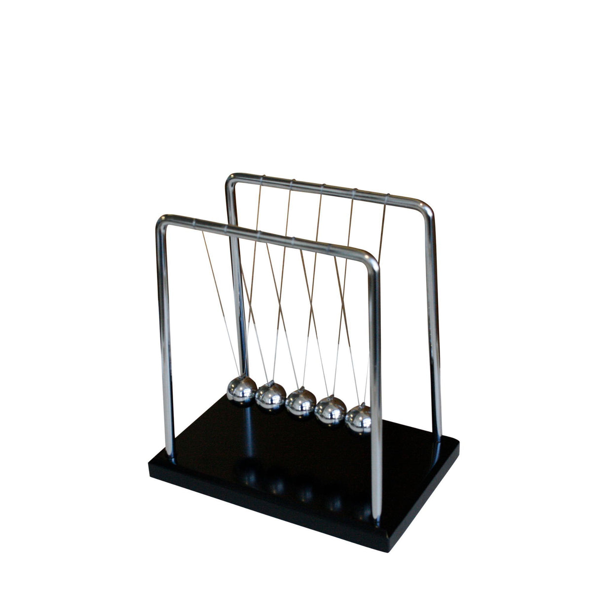 Le Monde Newtons Cradle