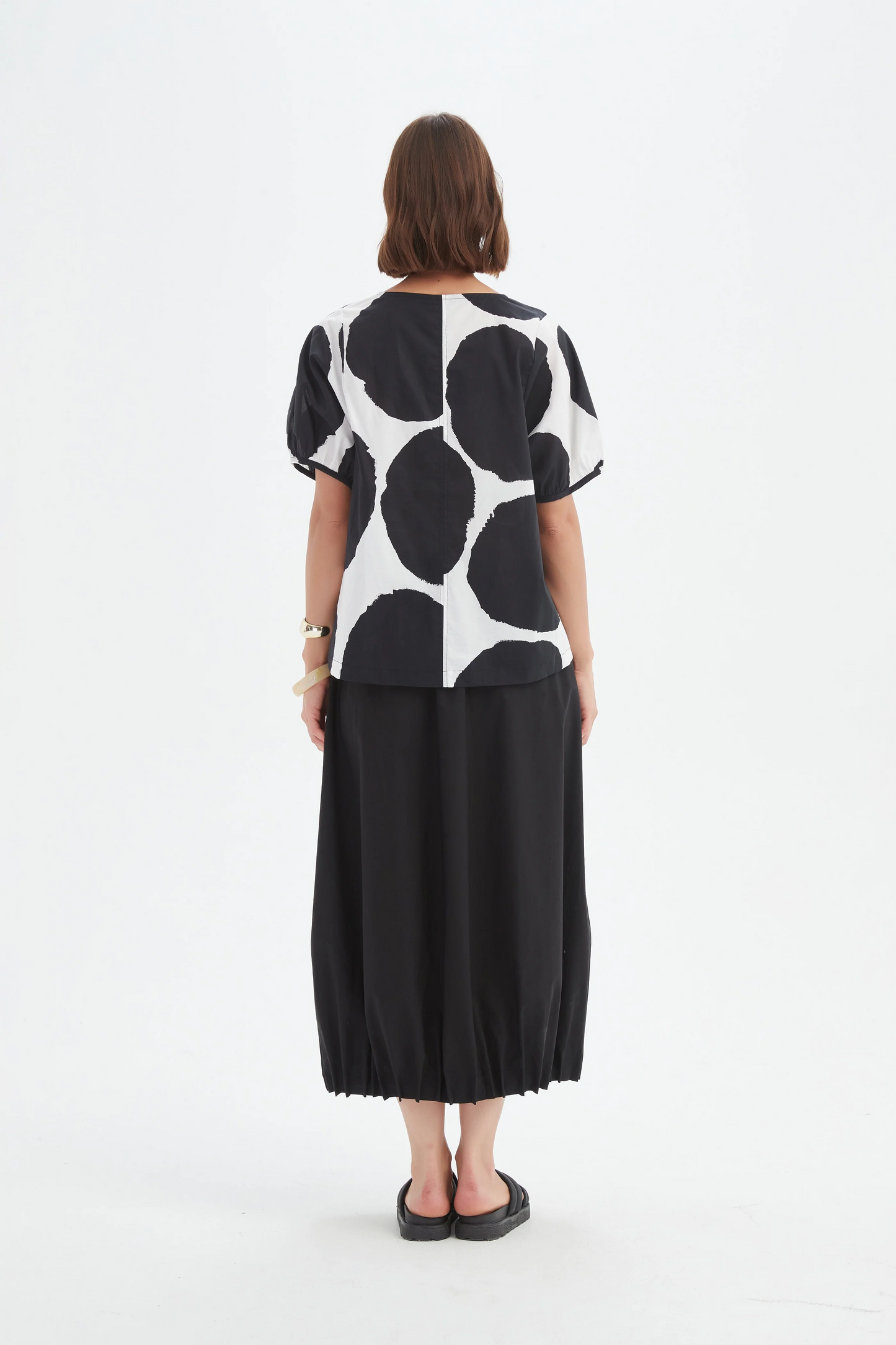 Tirelli V Neck Bishop Sleeve Poplin Top - Black/White Spot