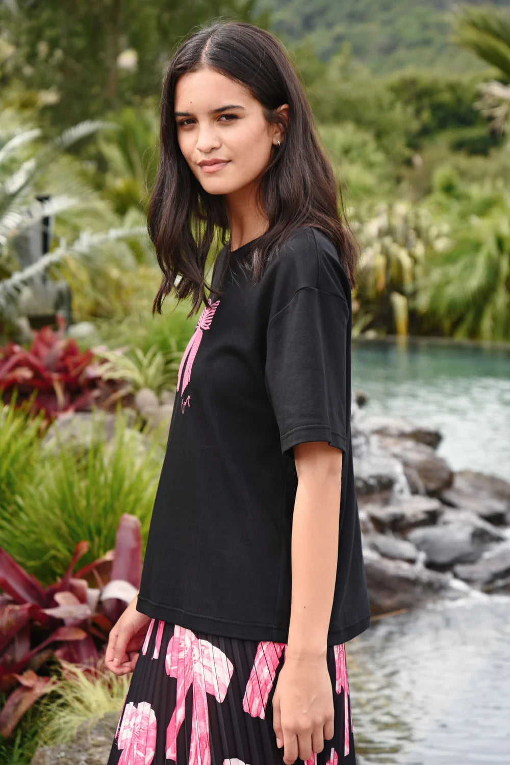 Coop Gotta Bow T-Shirt - Black & Pink