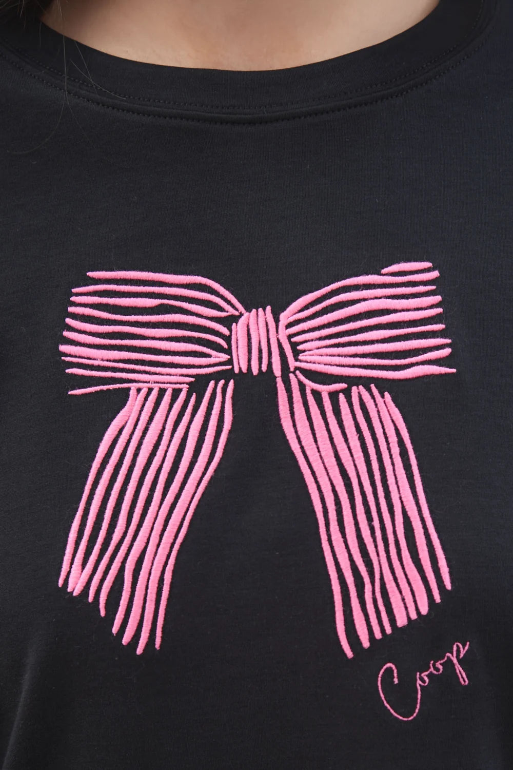 Coop Gotta Bow T-Shirt - Black & Pink