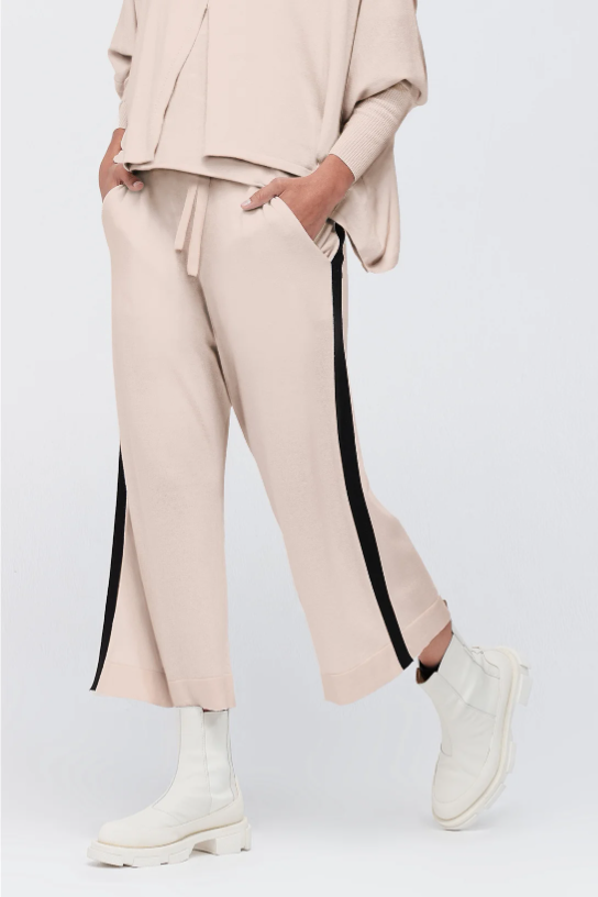 Taylor Cropt Contentment Pant - Camel/Black