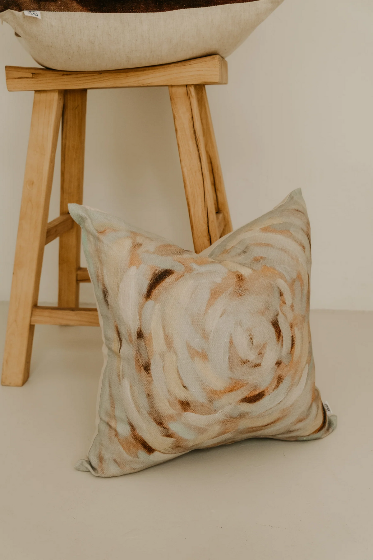 River & Isle Cocoa Butter Cushion 50x50