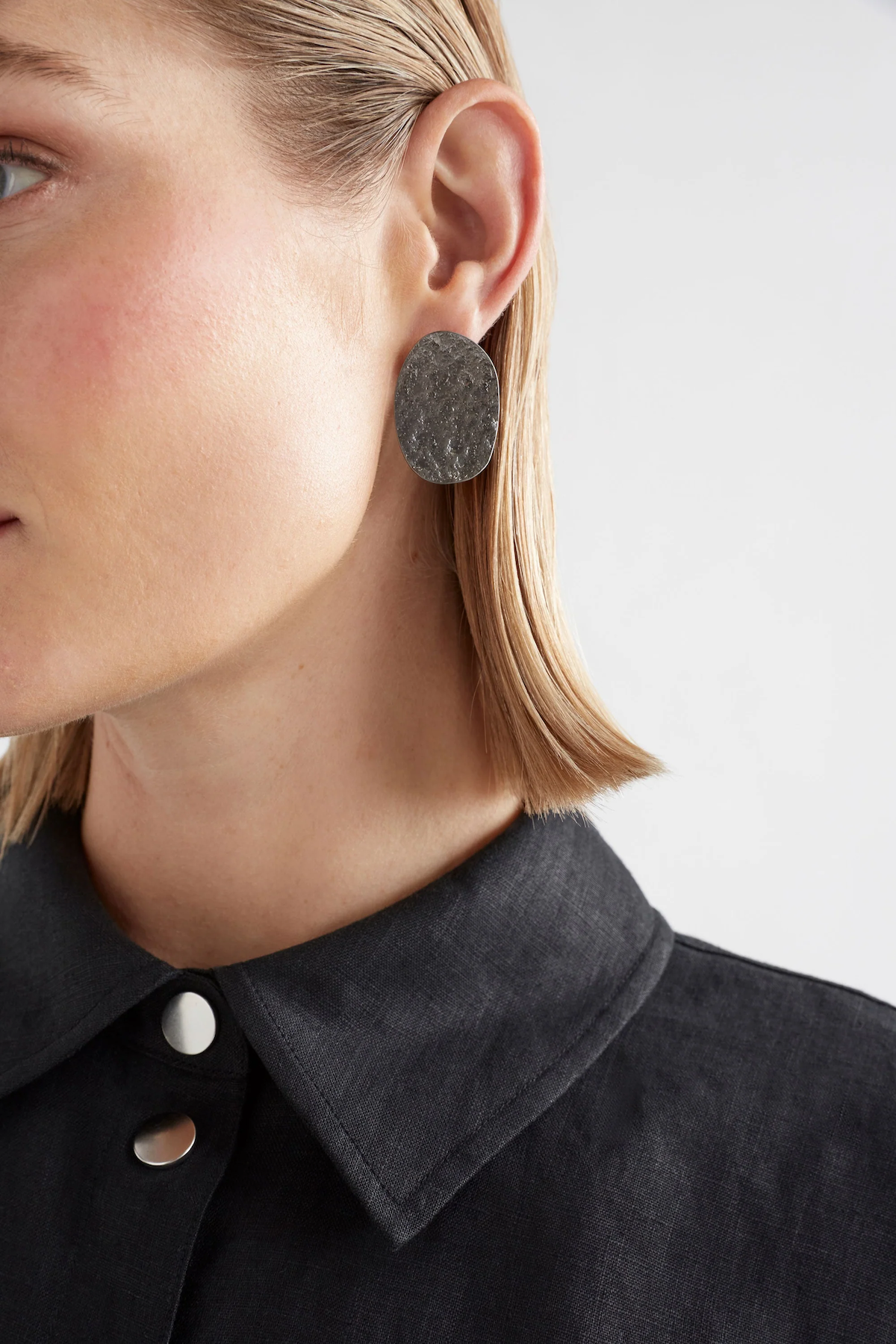 Elk Gild Stud Earring - Gunmetal