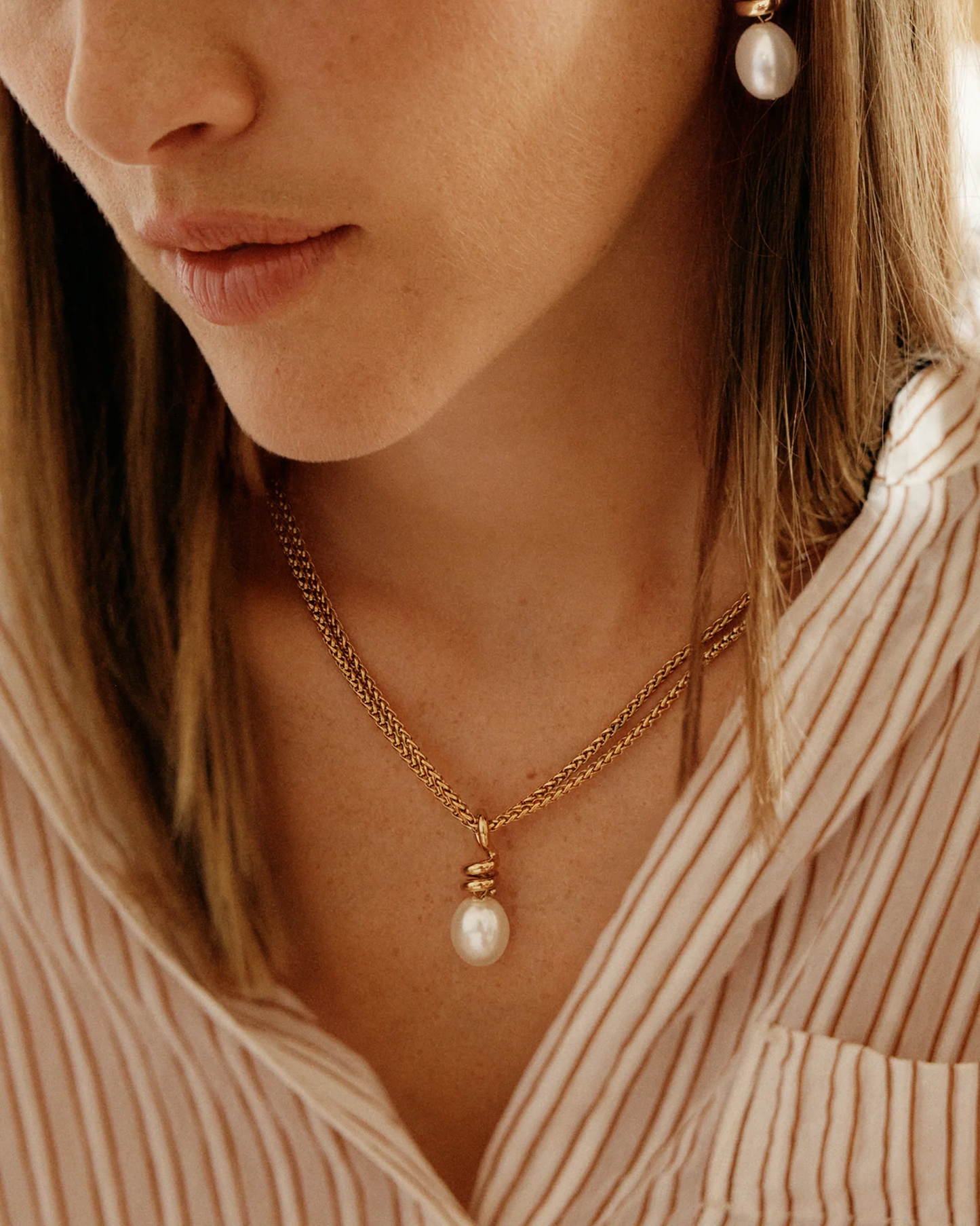 Edblad Swivel Necklace Pearl L - Gold