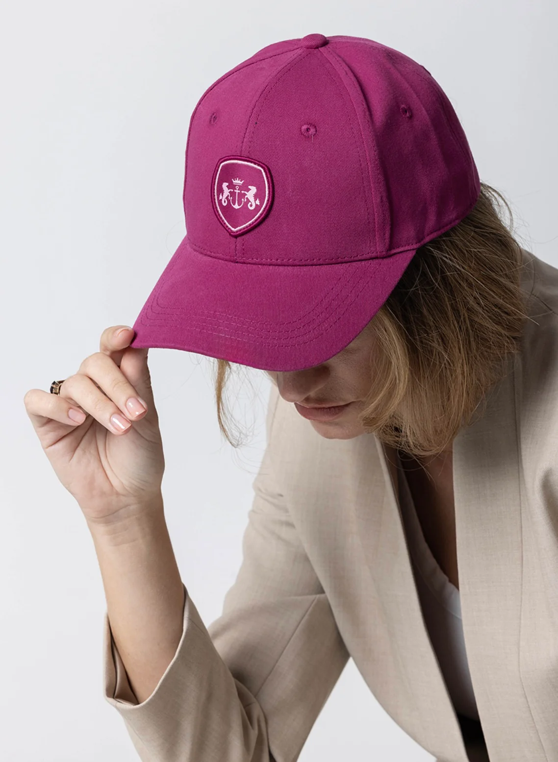 Dark Hampton The Winter Berry Cap